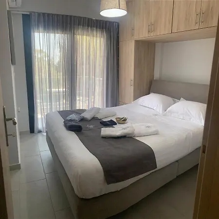 Melivia Luxury * Nikiana