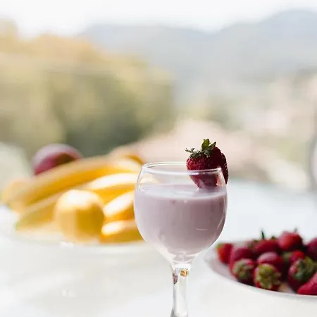 Melivia Luxury Apartment Nikiana