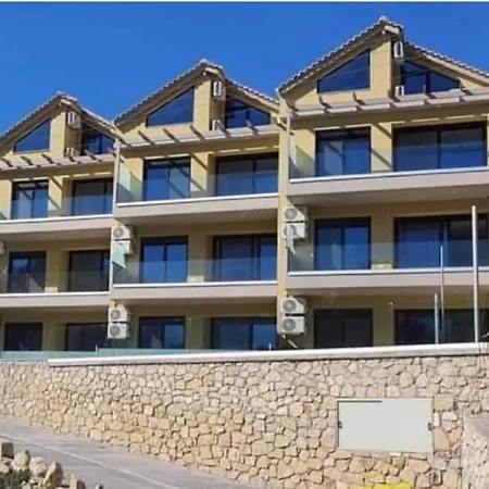 Melivia Luxury Nikiana